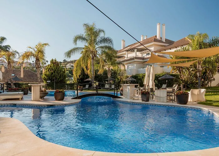 Aloha Hills Club Pools Gym Apartman *